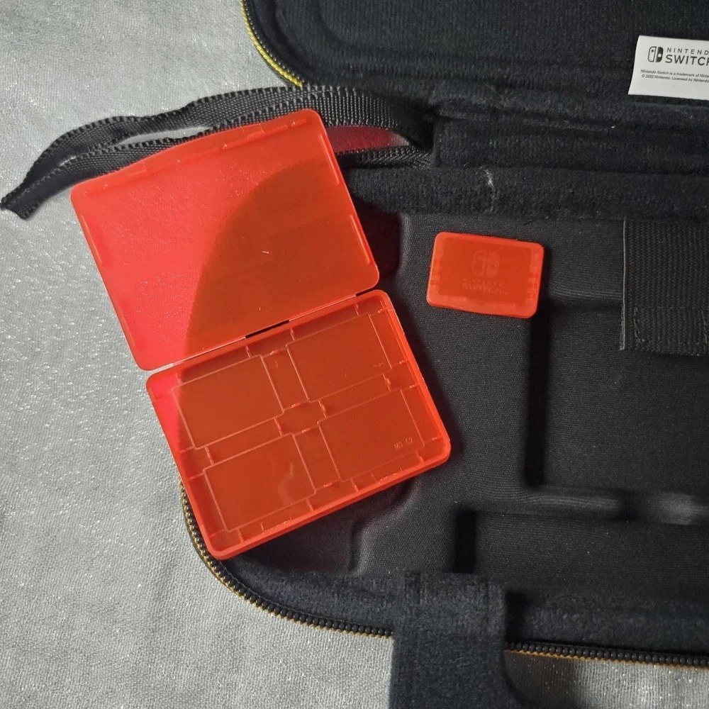 Nintendo Switch Animal Crossing Hard Shell‎ Deluxe Carrying Case Traveler